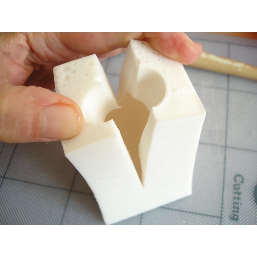 Silicone Lỏng Làm Khuôn RTV 858 Màu Trắng, Cao Su Silicon Đổ Khuôn - Trường Thịnh Epoxy Resin