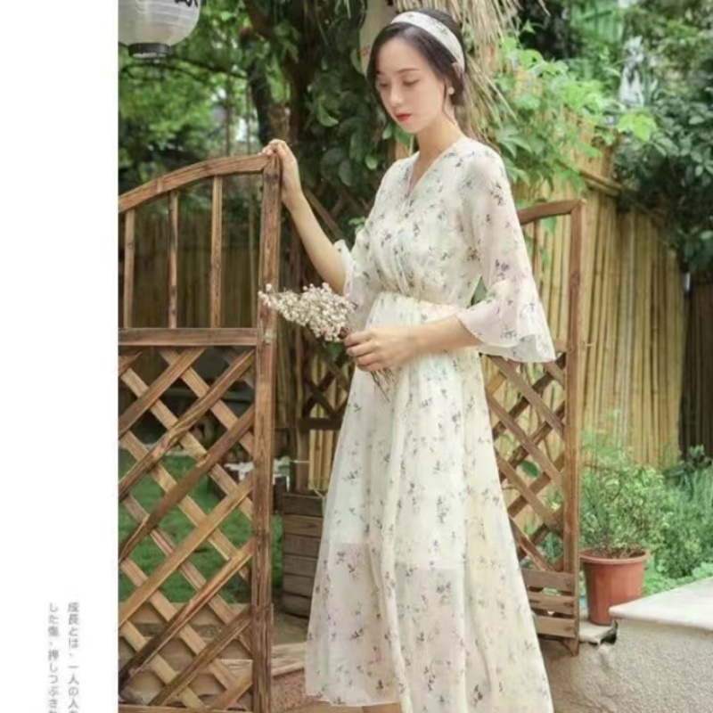 Đầm PERTY tay loe cổ chữ V họa tiết hoa xinh xắn thời trang mùa hè dành cho nữ