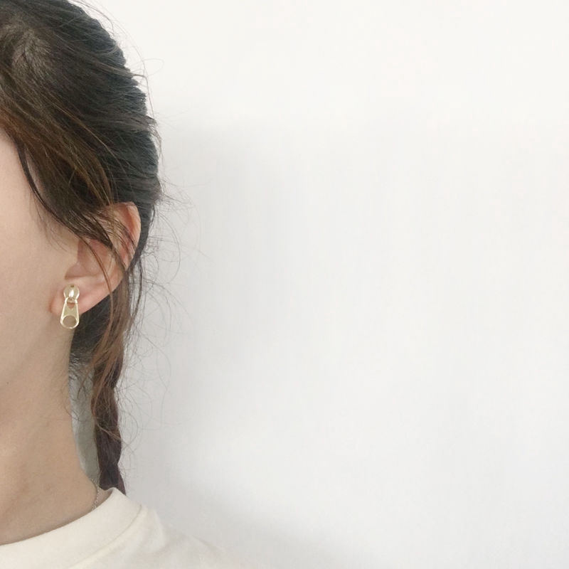 Bông tai phối kiểu khóa kéo độc đáo phong cách