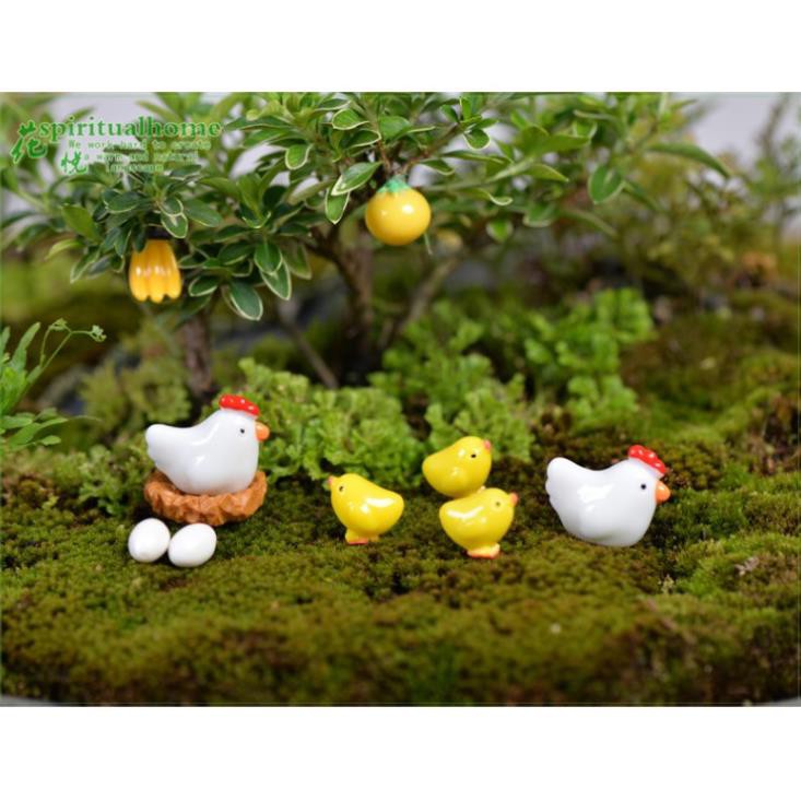 Đàn gà mẹ gà con gà trống mái và trứng trong tổ - mô hình trang trí tiểu cảnh