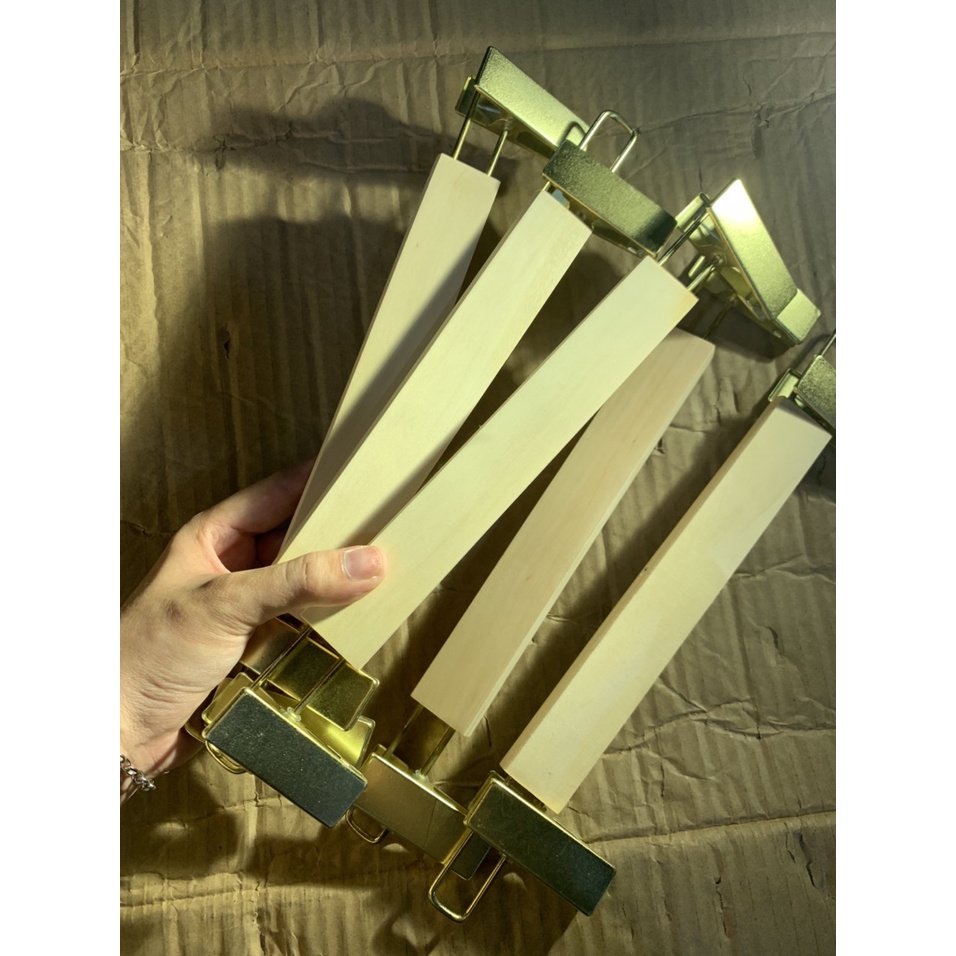 Móc Kẹp Gỗ Không Sơn Đầu Kẹp Vàng Đầu Móc Xi Mạ Vàng 32cm