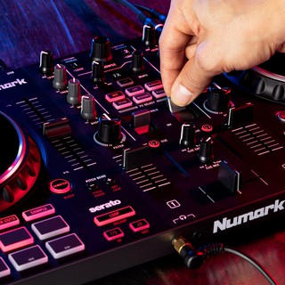 Numark Mixtrack Pro FX - Bàn DJ dành cho người mới bắt đầu