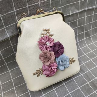 Túi Đeo Chéo Hoa Trà Form Hến Dài