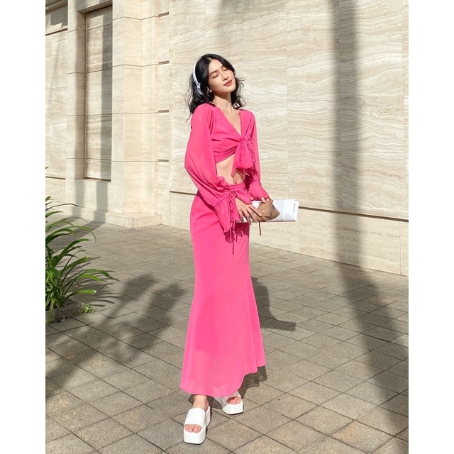 Hot Pink Set - Áo croptop tay dài chân váy dài voan - Thiết kế bởi IAMCOCO.OFFICIAL