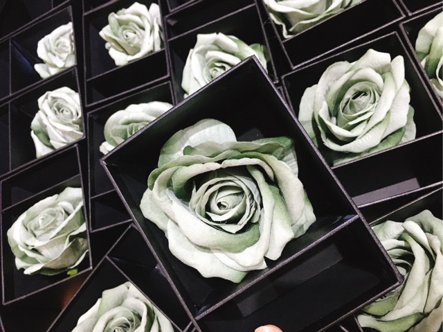 Hộp đựng son, hộp hồng nhung đỏ đựng son, hộp hoa, hộp son, làm dáng nơ theo yêu cầu | BigBuy360 - bigbuy360.vn