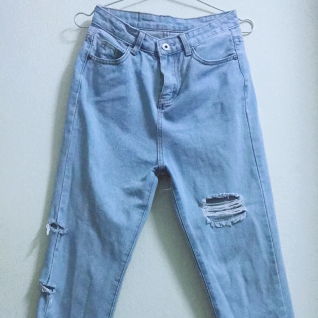 Quần jeans baggy rách