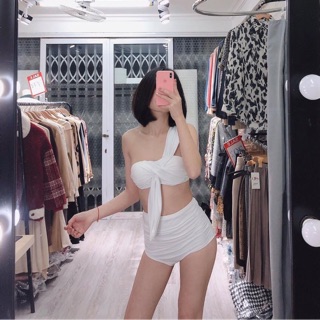 Đồ bơi 2 mảnh xoắn trắng