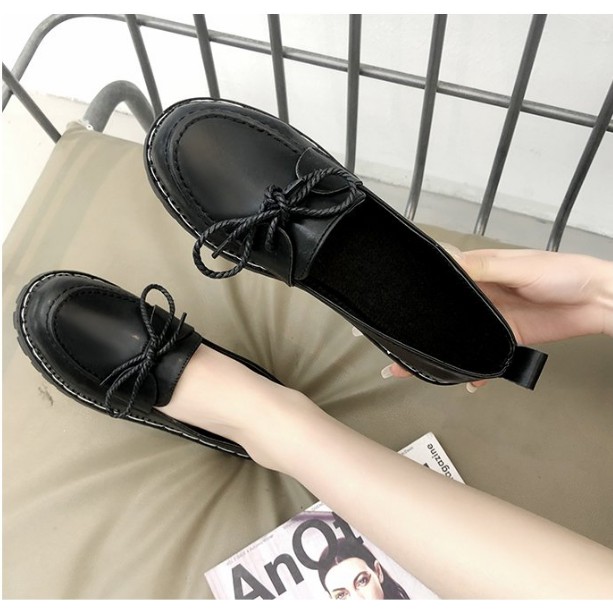 Giày búp bê phong cách lolita kèm quai da nhám, da bóng