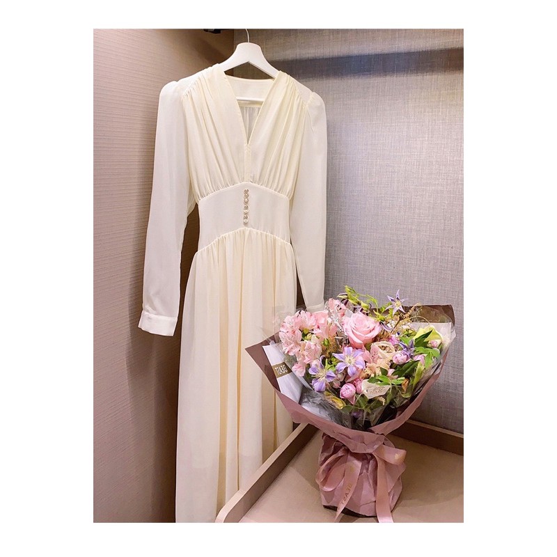 Váy voan xoè phối cúc tay bồng