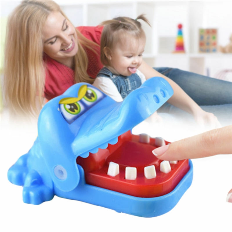 Đồ chơi cá sấu cắn ngón tay vui nhộn cho bé