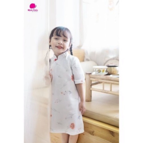 Set áo dài cách tân mặc tết mẹ và bé gái họa tiết hoa màu trắng Myla Kids mẫu áo sườn xám chất tơ organza