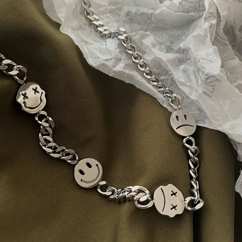 Dây Chuyền Thép Titan 22158 Mặt Emoji Phong Cách Hip Hop Đường Phố Cho Nam Và Nữ
