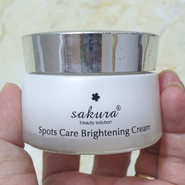 Kem Dưỡng Trắng Ngừa Nám Sakura Spots Care Brightening Cream