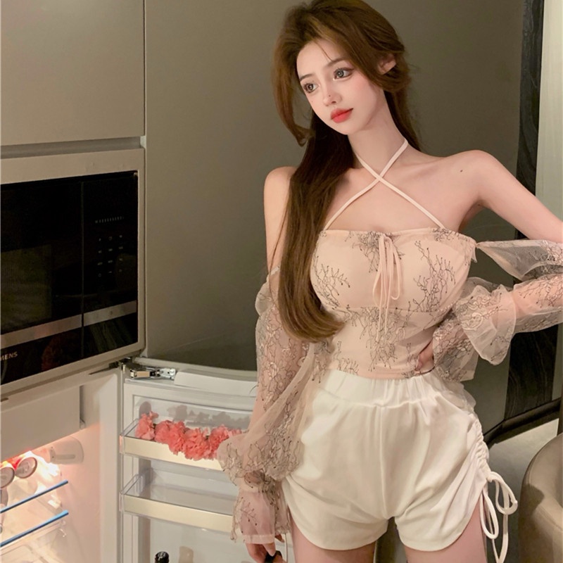 Áo Croptop Tay Ngắn Phối Ren Hoa Thiết Kế Hợp Thời Trang