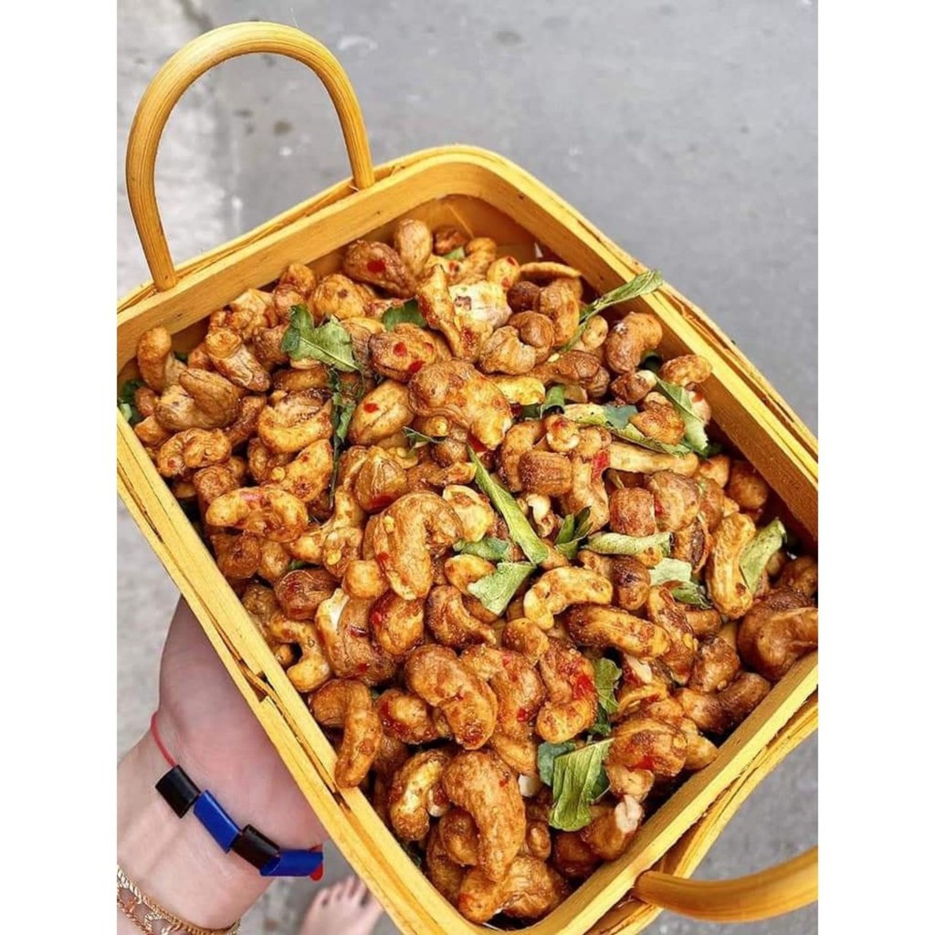 [Mã 77FMCGSALE1 giảm 10% đơn 250K] 500g Hạt điều rang tỏi ớt lá chanh | BigBuy360 - bigbuy360.vn