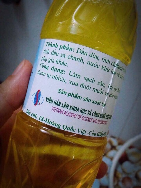 2 lít bằng 4 chai nước lau sàn đuổi muỗi của viện hàng lâm khoa học
