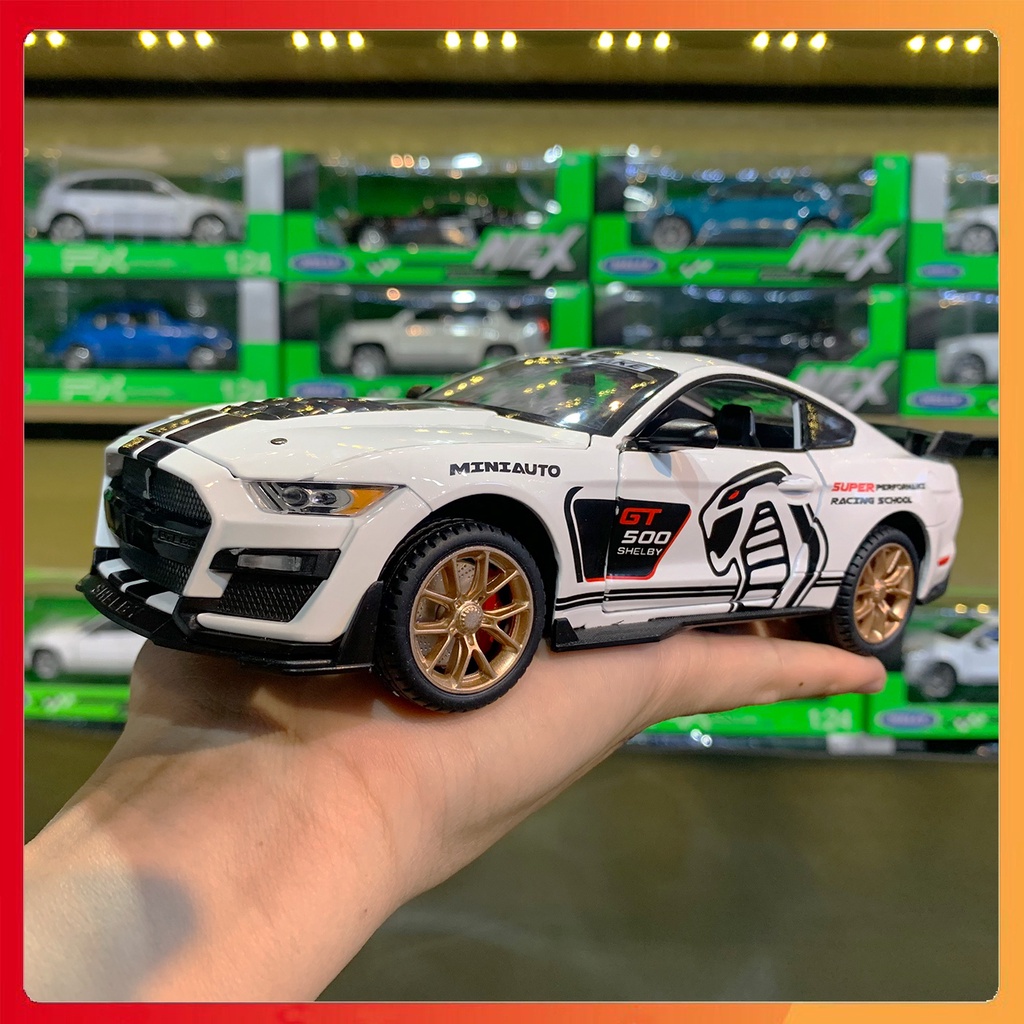 Mô hình xe Ford Mustang Shelby GT500 tỉ lệ 1:24 Miniauto