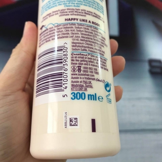 Dầu gội giữ ẩm cho tóc khô Aussie Miracle Moist 300ml