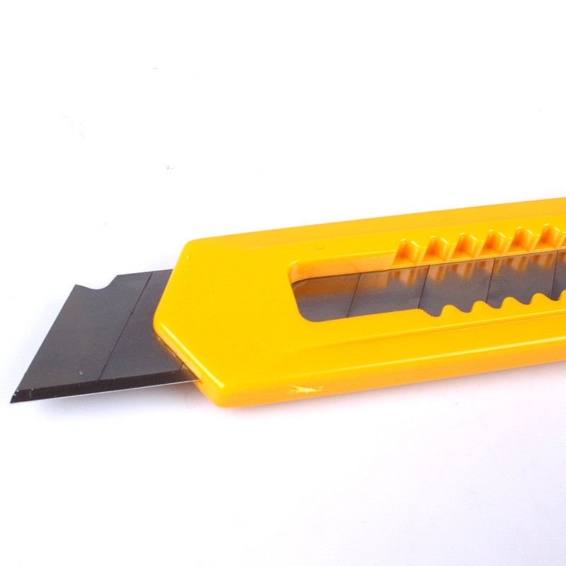 Dao rọc giấy Deli #2001