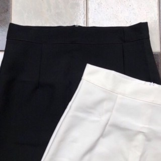 CHÂN VÁY CHỮ A BASIC ( TRẮNG - ĐEN )
