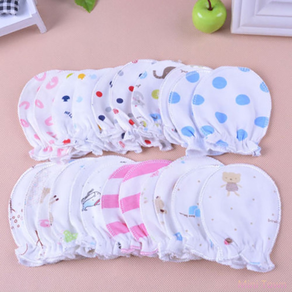 Set 3 Đôi Găng Tay Cotton Mềm Mại Chống Trầy Xước Họa Tiết Hoạt Hình Cho Bé Sơ Sinh