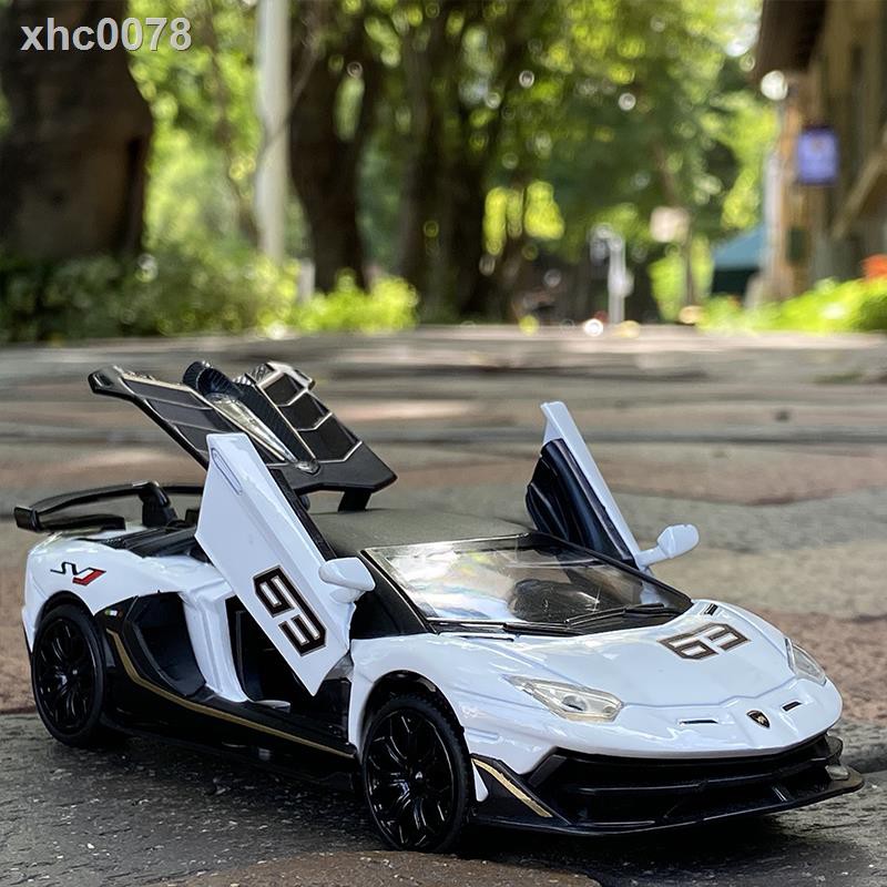 Mô Hình Xe Hơi Lamborghini Svj Bằng Hợp Kim Độc Đáo Cho Bé