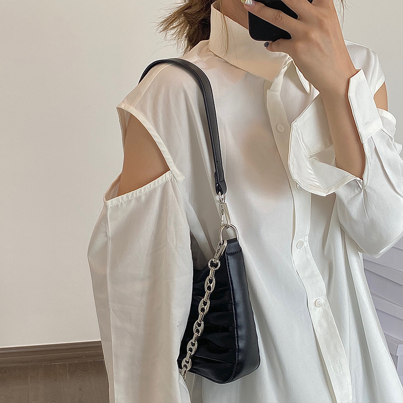 Túi đeo vai hình vuông ngang xếp ly phối dây xích sành điệu cho nữ | BigBuy360 - bigbuy360.vn