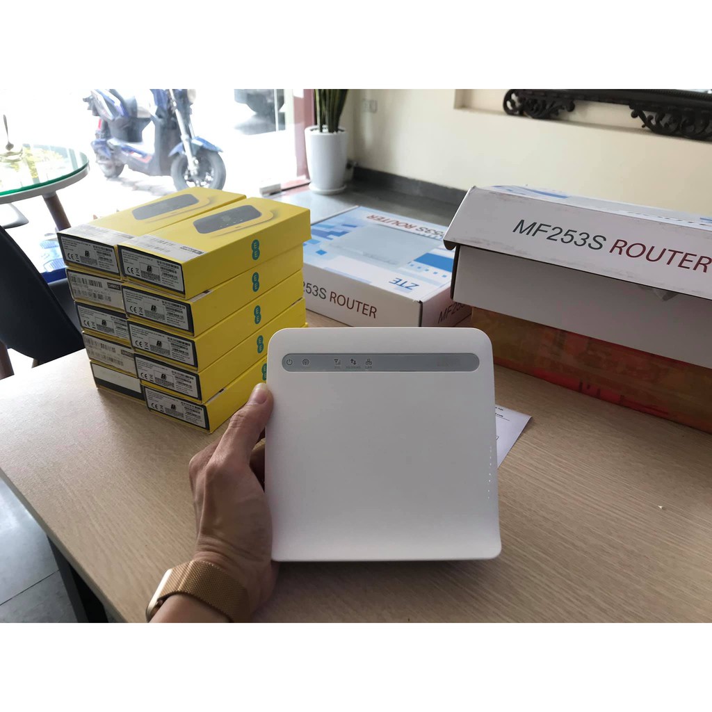 Bộ Phát Wifi 4G/LTE ZTE MF253s. Hỗ trợ 32 thiết bị truy cập cùng lúc. Có 1 cổng LAN. Phù hợp lắp đặt cho xe khách... | BigBuy360 - bigbuy360.vn