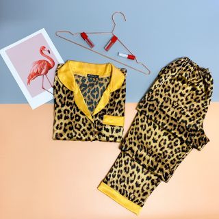 BỘ QUẦN ÁO NỮ BỘ MẶC NHÀ CHẤY SATIN LỤA CHUẨN SHOP HOA VĂN DA BEO