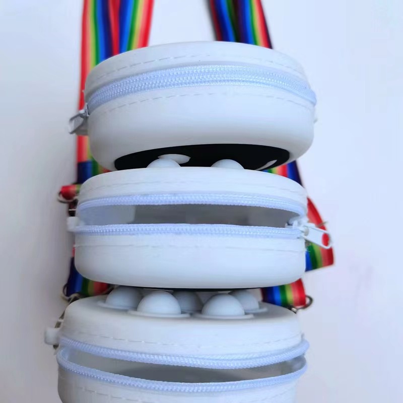 Túi Đựng Tiền Xu Bằng Silicone Hình Phi Hành Gia Cho Bé