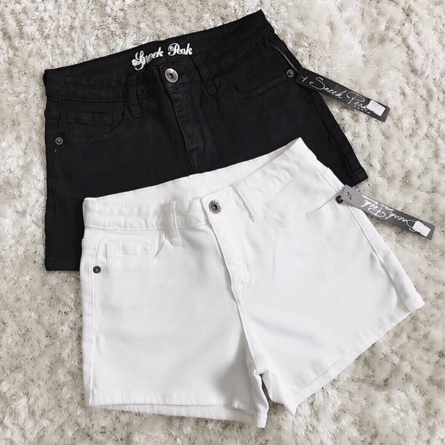 QUẦN SHORT TRẮNG ĐEN