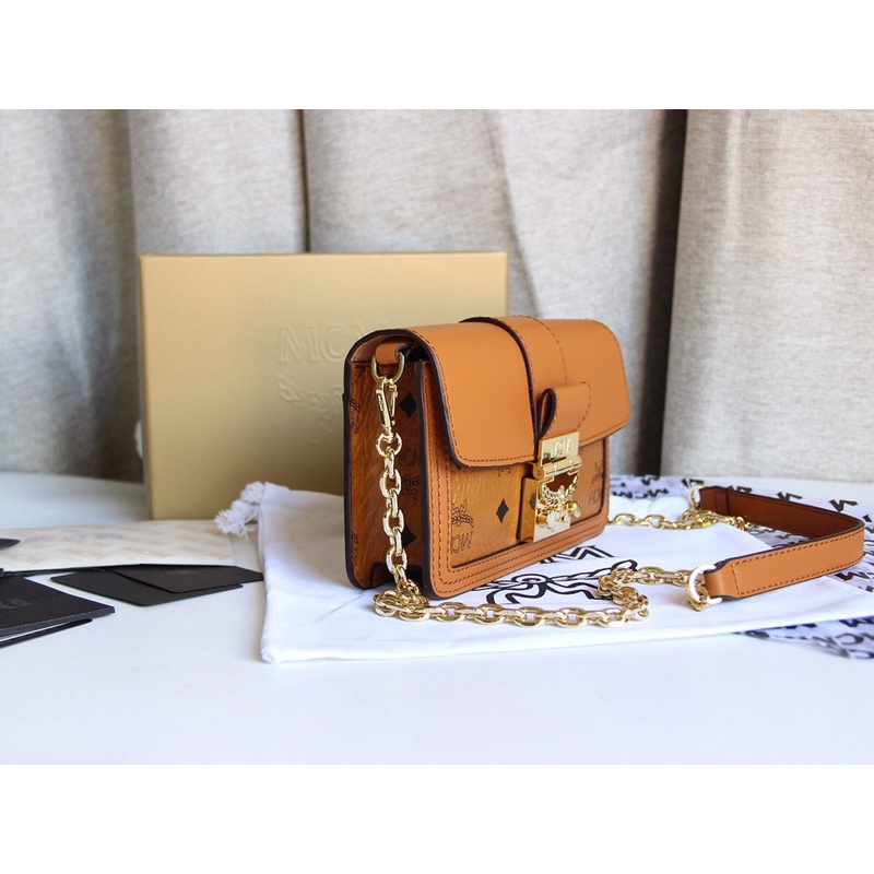 Túi đeo chéo nữ thương hiệu MCM da thật cao cấp bản quai da phối xích