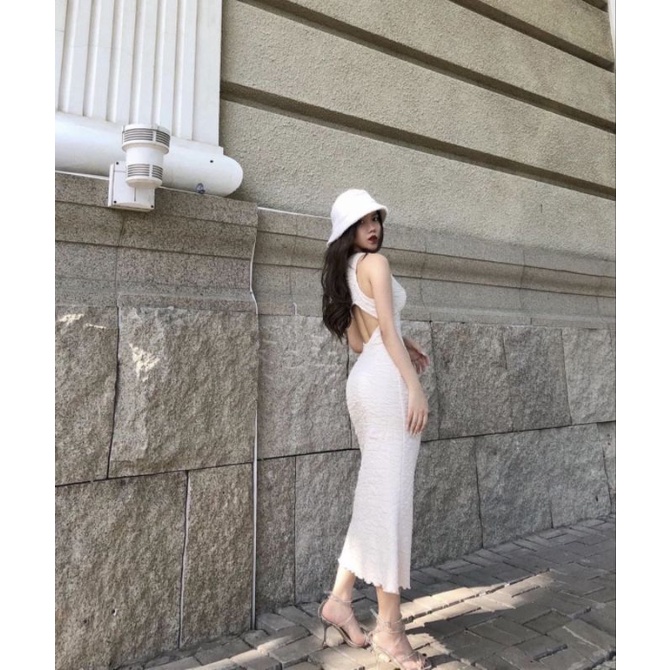 Đầm body xốp nhăn cut out lưng