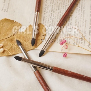 Cọ nhấn đuôi mắt Makeup Forever 212