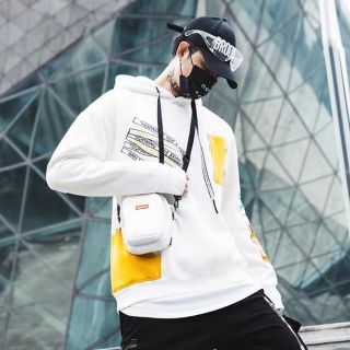 Áo hoodie phối màu độc đáo