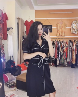 Váy cổ vest