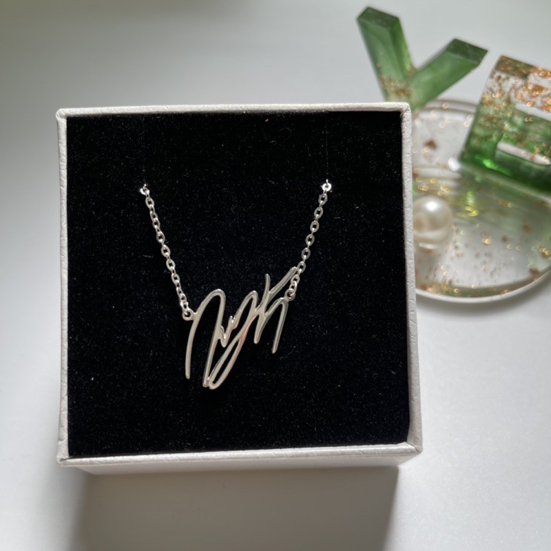 Vòng cổ Bạc cao cấp thiết kế theo chữ ký Vương Nhất Bác siêu xinh.