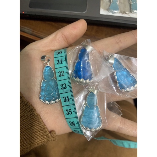 Mặt dây chuyền Phật bà cao 4cm cả móc đá nhân tạo xanh dương đậm nhạt bạc ta NGỌC MẬU