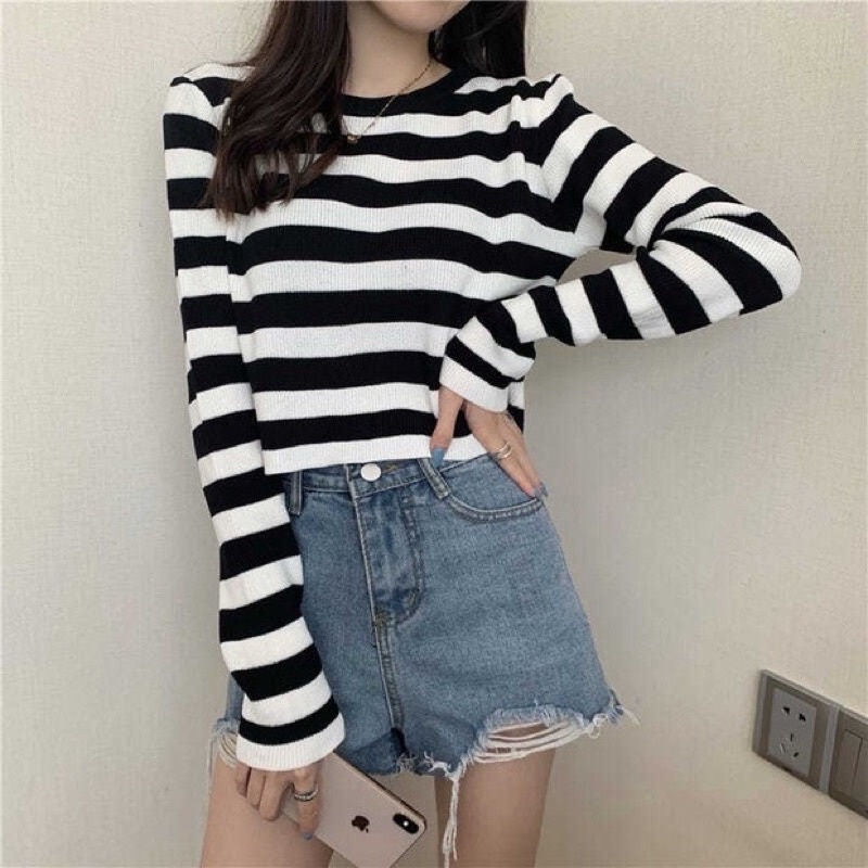 Áo Len Nữ Dài Cổ Tròn Kẻ  Ngang Kiểu Hàn Quốc
