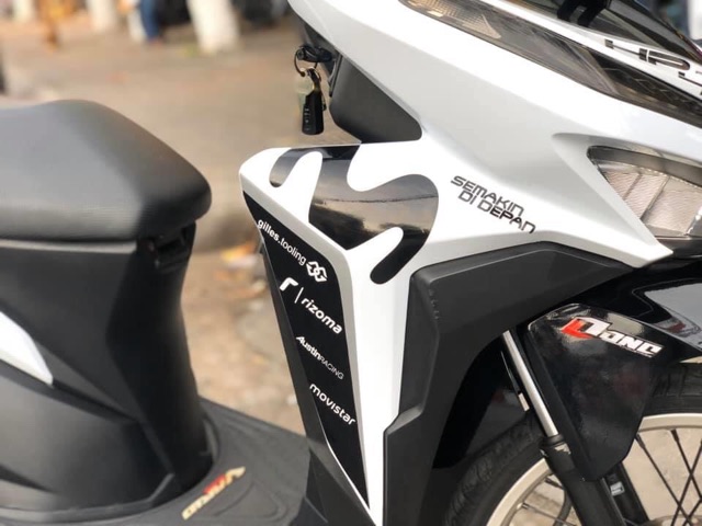 Tem Vario Movistar Trắng Đen