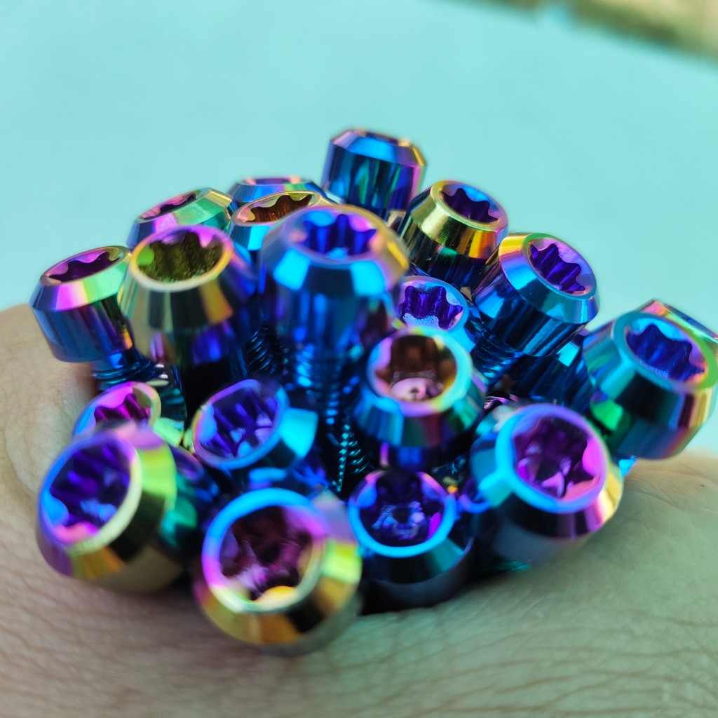 tkotrung chuyên ốc  titanium