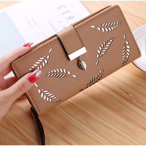 Ví nữ thời trang dáng dài cẩm tay họa tiết lá cây sang trọng khóa bấm BL26