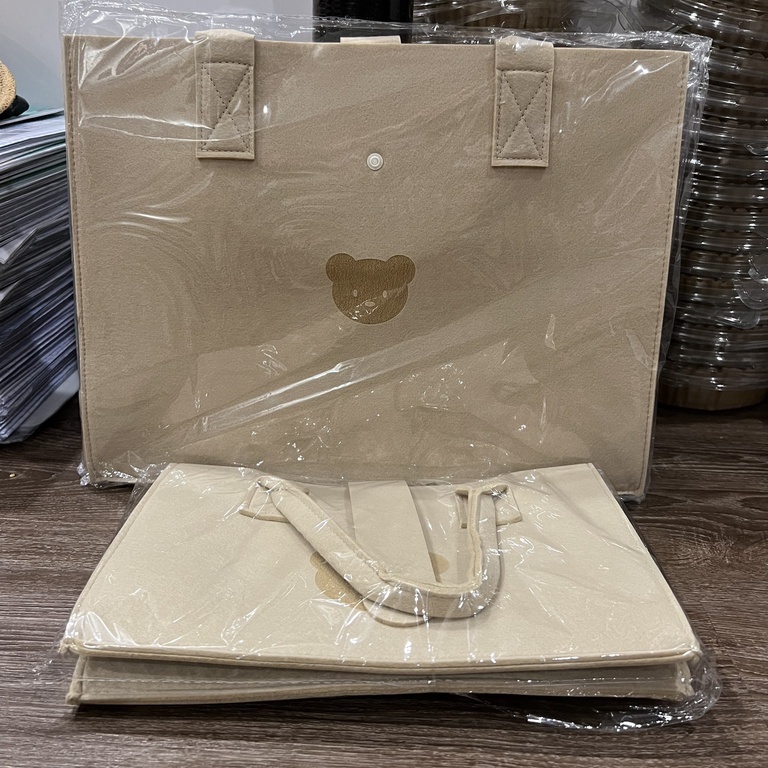 Túi vải nỉ xốp gấu xinh xắn đựng được nhiều đồ, đi du lịch đi chơi, siêu nhẹ mẹ và bé đều dùng được