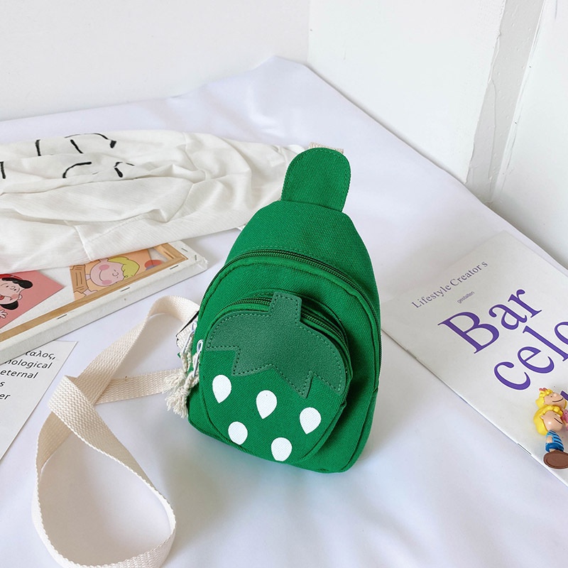 Túi đeo chéo ngực vải canvas họa tiết dâu tây dễ thương thời trang cho nữ