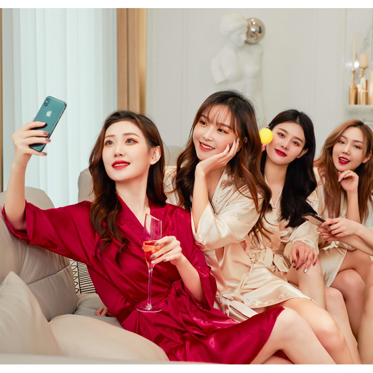 (Có sẵn) Áo choàng makeup kimono CÔ DÂU, PHỤ DÂU Chérie Sleepwear vải phi bóng trơn màu có chữ BRIDE và BRIDESMAID | BigBuy360 - bigbuy360.vn