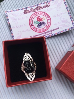 NHẪN HỒ LY ĐỘC LẠ