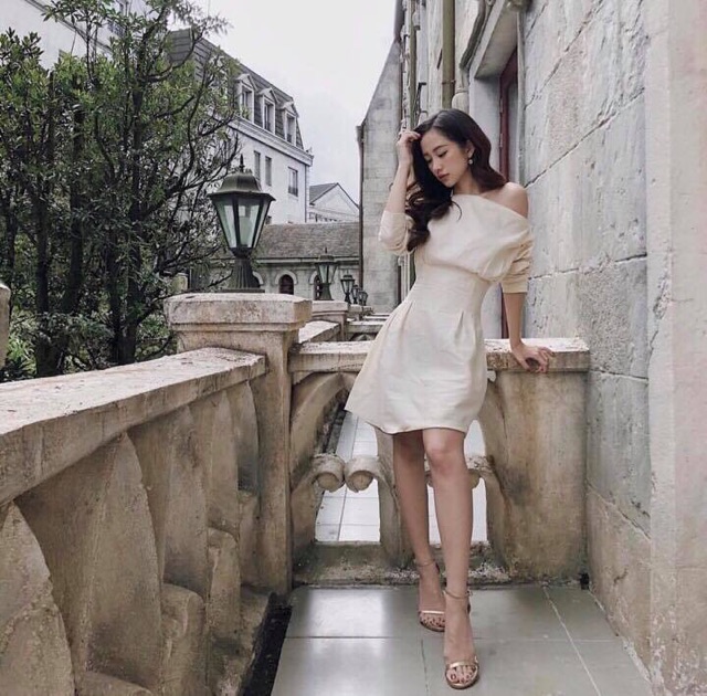 Váy đũi lệch vai