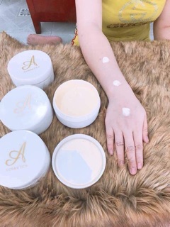 Kem dưỡng trắng da