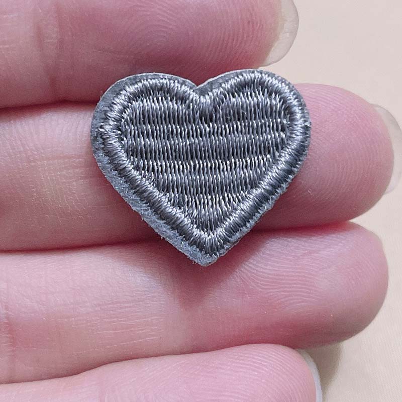 1 Sticker Ủi Thêu Hình Trái Tim 2.1 * 2CM