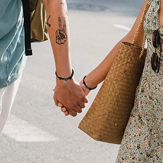 Set 2 vòng tay bện dây gắn nam châm sáng tạo dành cho cặp đôi